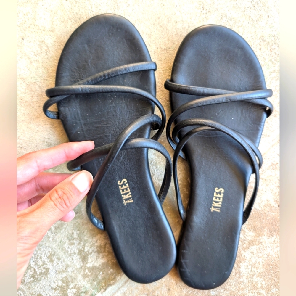 TKEES | Women's Black Strappy Sandals